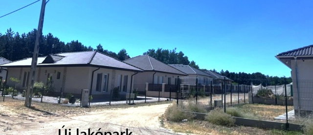 Eladó családi ház, Kecskeméten 80.6 M Ft, 3 szobás