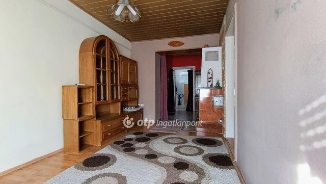 Eladó családi ház, Jászfényszarun 42 M Ft, 4 szobás