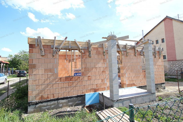 Eladó családi ház, Győrzámolyon 114.9 M Ft, 5 szobás