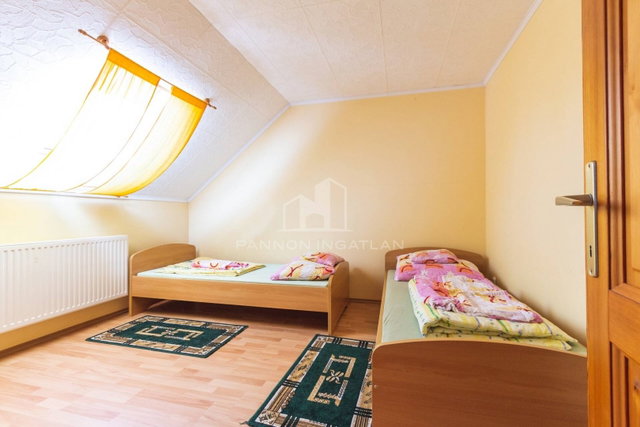 Eladó családi ház, Kehidakustányban 199 M Ft, 10 szobás
