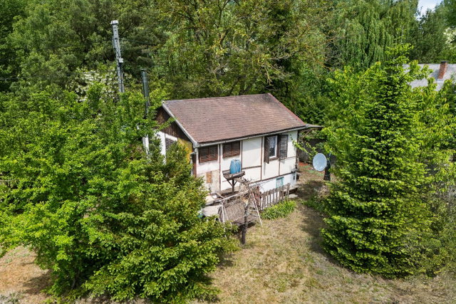 Eladó családi ház, Oroszlányban 9.9 M Ft, 2 szobás
