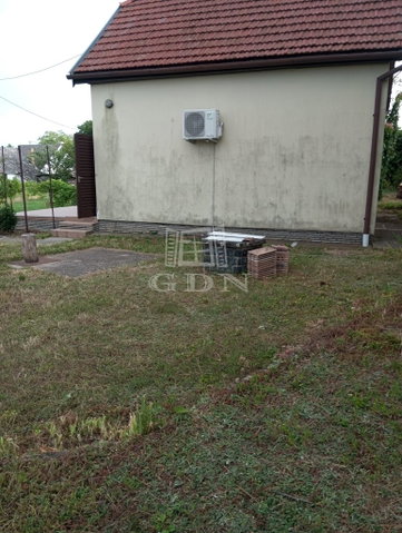 Eladó családi ház, Báron 19.9 M Ft, 2 szobás