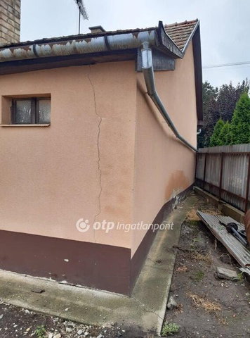 Eladó családi ház, Hajdúböszörményen 32.5 M Ft, 2+1 szobás