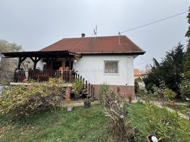 Eladó családi ház, Nagytarcsán 126.2 M Ft, 4 szobás