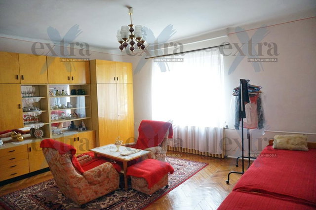 Eladó családi ház, Szegeden 86 M Ft, 4+2 szobás
