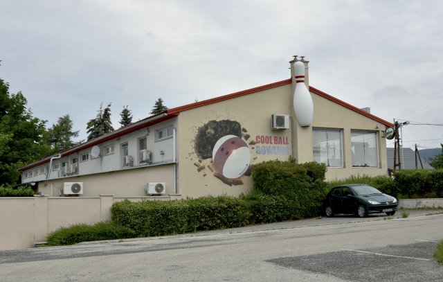 Eladó üzlethelyiség, Vértesszőlősön, Valusek Dezső utcában