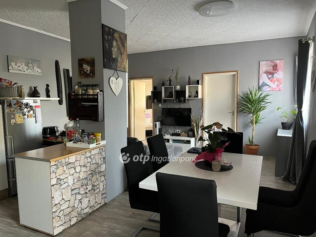 1 bed · 82m² · 65.900.000 ft