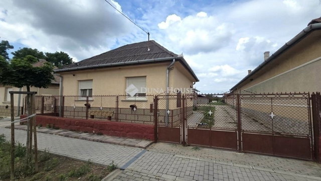 Eladó családi ház, Újhartyánon 64.9 M Ft, 5 szobás