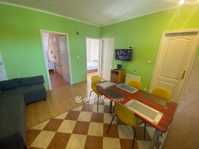 Eladó téglalakás, Tiszafüreden 55 M Ft, 2 szobás