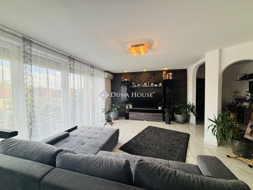 3 bed · 135m² · 180.000.000 ft