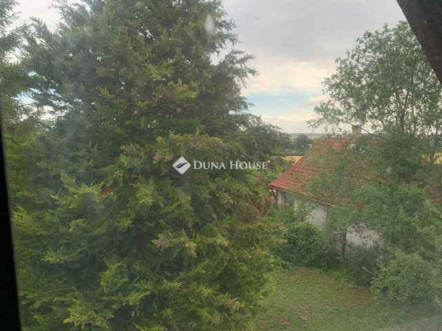 Eladó családi ház, Kincsesbányán 32.9 M Ft, 3 szobás