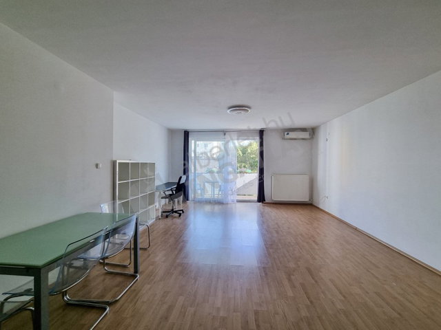 Kiadó téglalakás, albérlet, VIII. kerületben, Lujza utcában