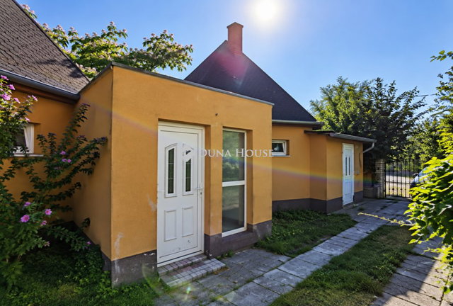 Eladó családi ház, Dunaszegen 128.9 M Ft, 7 szobás