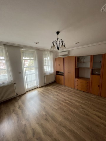 Eladó téglalakás, Mosonmagyaróváron 52.5 M Ft, 2 szobás