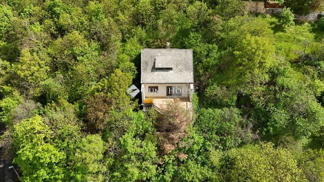 Eladó családi ház, Pécsett 84.9 M Ft, 5 szobás