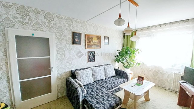 Eladó panellakás, Tatabányán 38.5 M Ft, 2 szobás