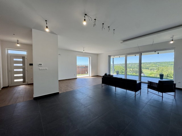 Eladó családi ház, Cserszegtomajon 149.9 M Ft, 3 szobás