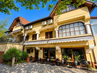 Eladó hotel, Hévízen 152.46 M Ft, 9+1 szobás
