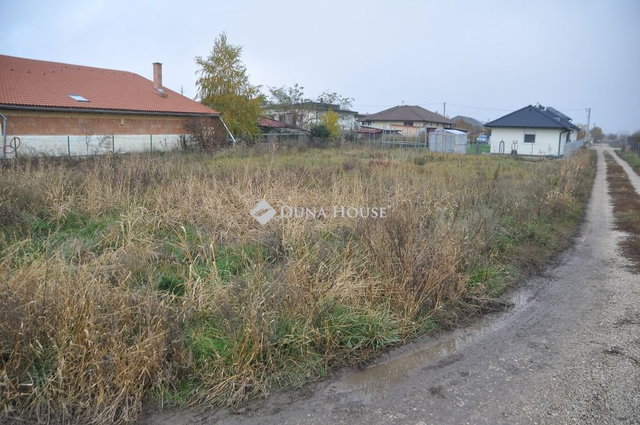 Eladó telek, Kápolnásnyéken, Szent László utcában 37.9 M Ft