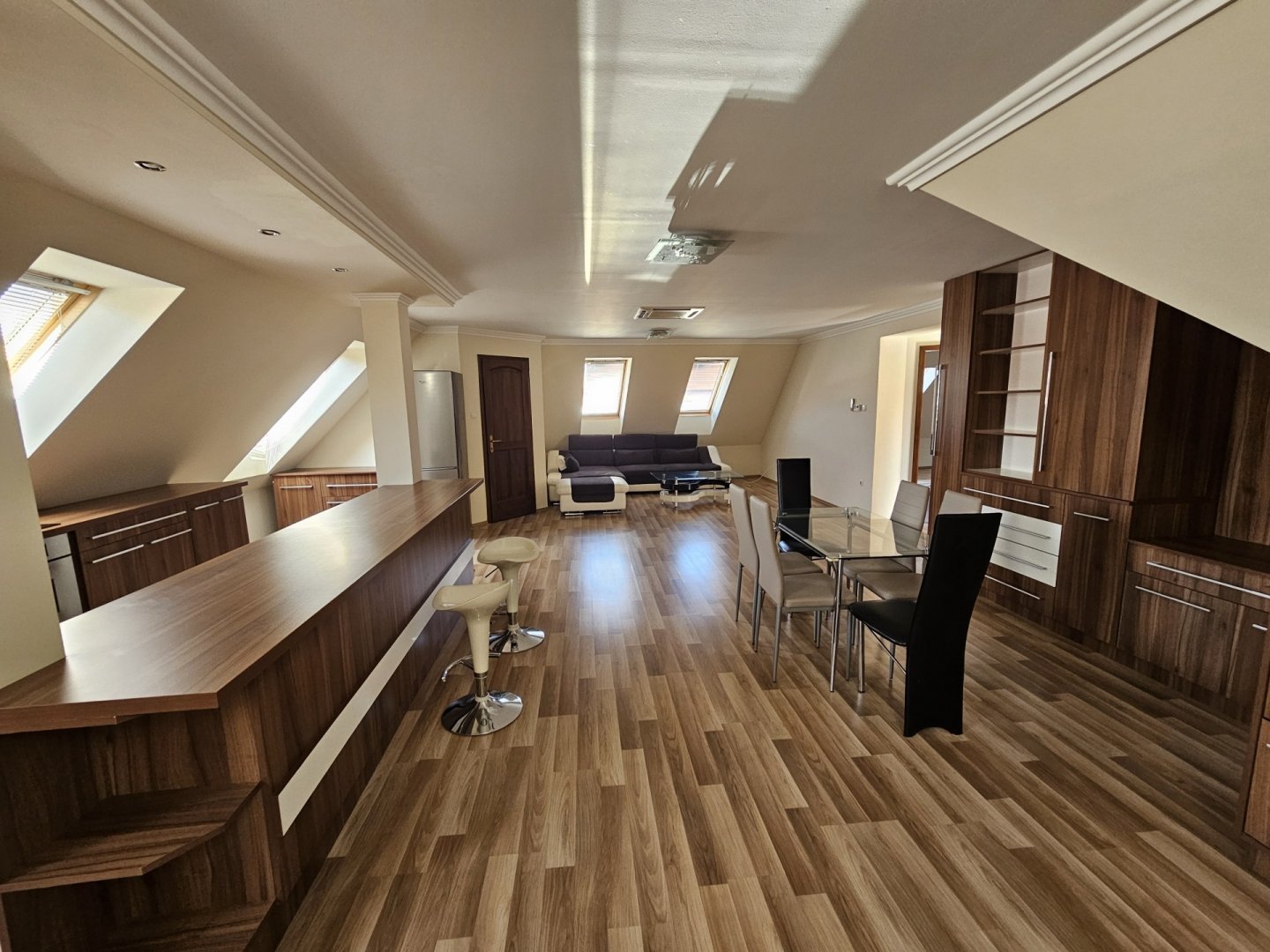 3 bed · 111m² · 55.000.000 ft
