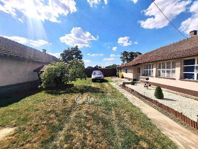 Eladó családi ház, Szeghalmon 8 M Ft, 1+1 szobás