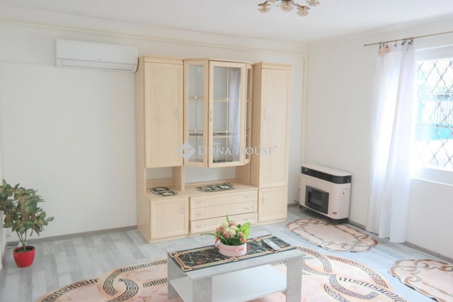 Eladó családi ház, Budapesten, XX. kerületben 43 M Ft, 1 szobás