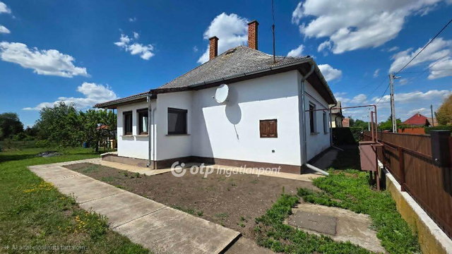 Eladó családi ház, Nádudvaron 35 M Ft, 2 szobás