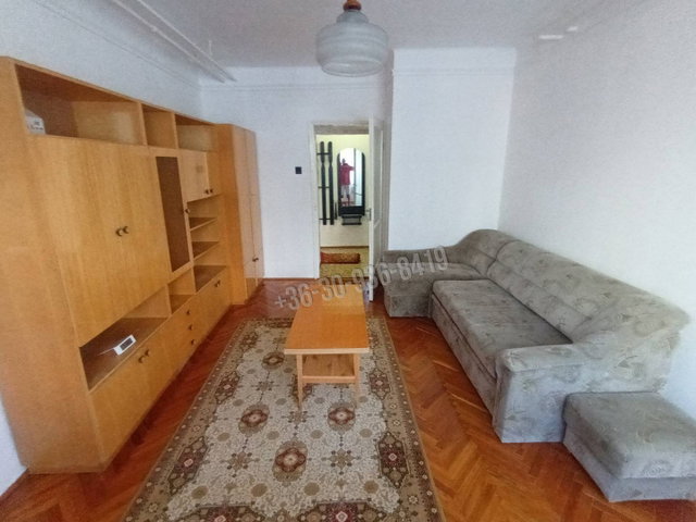 Kiadó téglalakás, albérlet, Tatabányán, Mártírok úton
