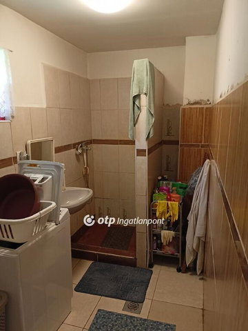 Eladó családi ház, Nagybajomban 20 M Ft, 2 szobás