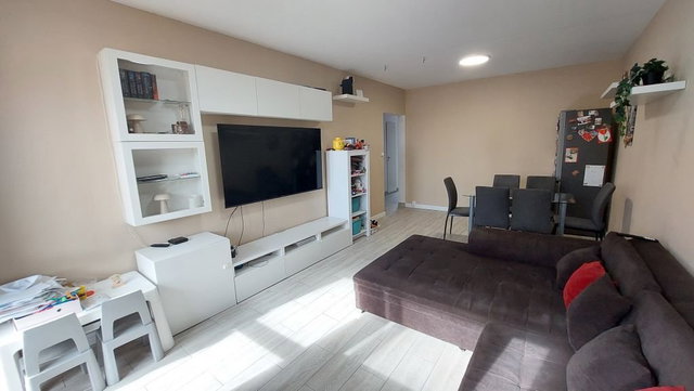 Eladó panellakás, Százhalombattán 65 M Ft, 3 szobás