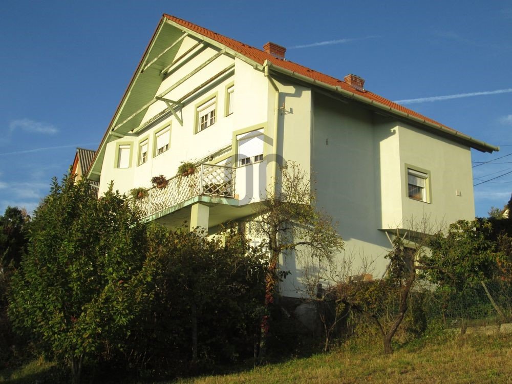 6 bed · 179m² · 106.000.000 ft