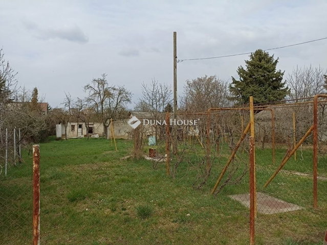 Eladó nyaraló, Szegeden 16.7 M Ft, 2 szobás