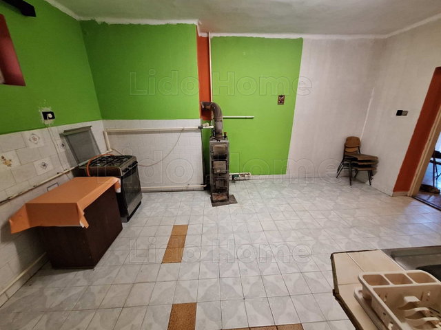Eladó családi ház, Kutason 13 M Ft, 2 szobás