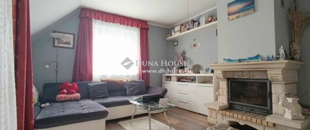 Eladó családi ház, Szentendrén 114.9 M Ft, 4 szobás