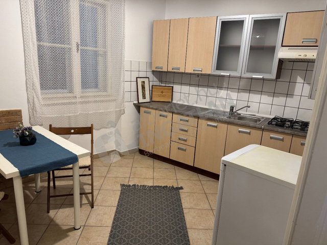 Kiadó téglalakás, albérlet, I. kerületben, Ostrom utcában