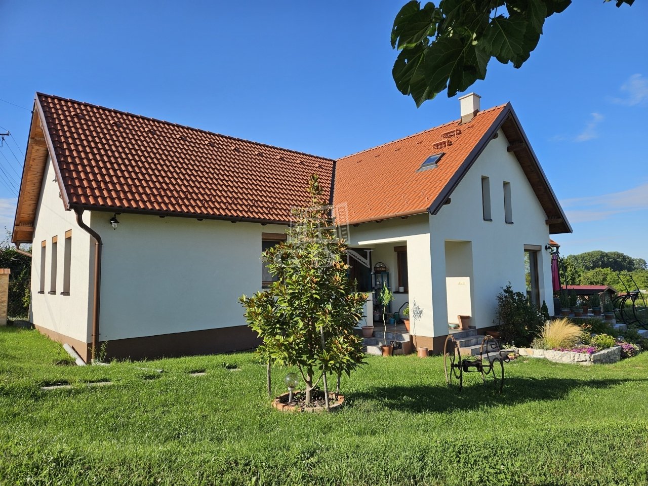 4 bed · 140m² · 169.000.000 ft