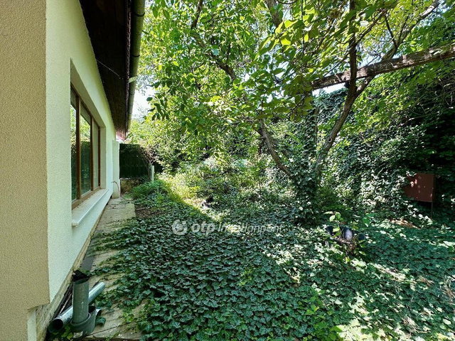 Eladó családi ház, Szekszárdon 125 M Ft, 4+1 szobás