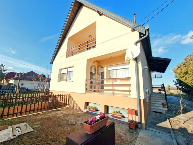 Eladó családi ház, Szigetcsépen 81.5 M Ft, 4 szobás