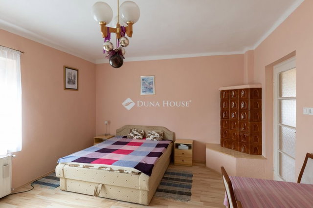 Eladó családi ház, Pécsett, Kultúrház utcában 169.9 M Ft
