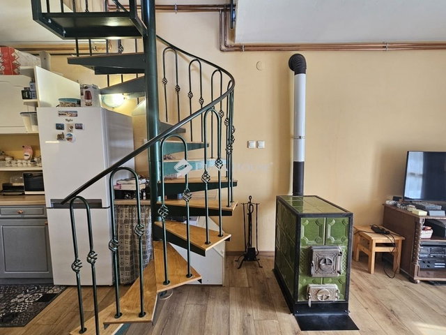 Eladó családi ház, Orfűn 134 M Ft, 6 szobás