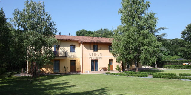 Kiadó családi ház, albérlet, Tatán 650 E Ft / hó, 3 szobás