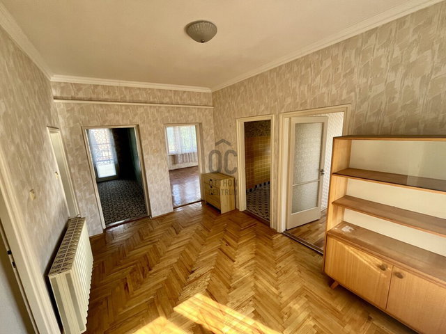 Eladó családi ház, Dánszentmiklóson 65 M Ft, 5 szobás