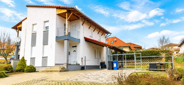 Eladó ikerház, Kaposváron 109 M Ft, 4 szobás