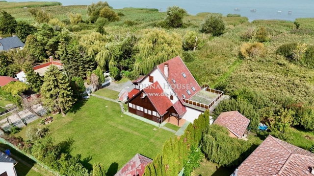 Eladó családi ház, Balatonfenyvesen 430 M Ft, 4 szobás