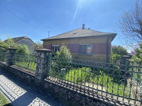 Eladó családi ház, Komáromban 58 M Ft, 3 szobás