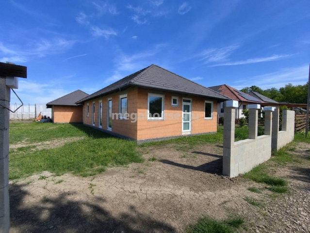 Eladó ikerház, Tordason 91 M Ft, 4 szobás / költözzbe.hu