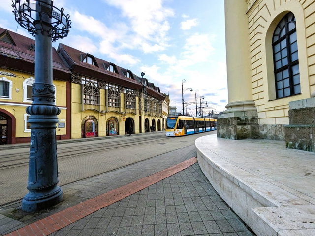 Eladó üzlethelyiség, Debrecenben 42 M Ft, 1 szobás
