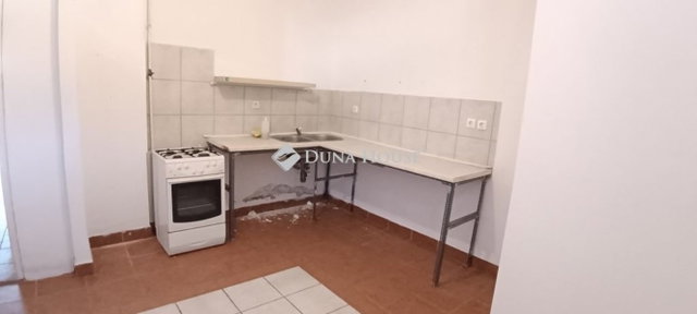 Eladó téglalakás, Budaörsön 99.9 M Ft, 2 szobás