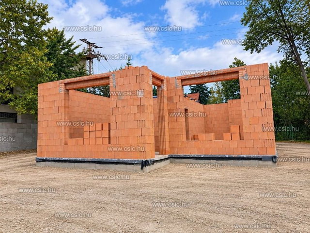 Eladó családi ház, Szentendrén 174.9 M Ft, 5 szobás