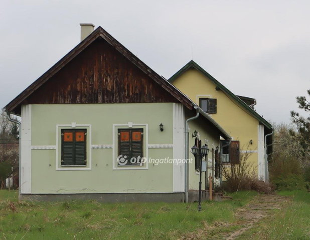 Eladó családi ház, Szalafőn 238 M Ft, 10+1 szobás